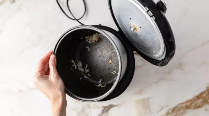 Tips Mencegah Nasi Lengket di Rice Cooker, Simpel Tapi Efektif