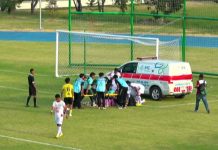 Kiper Dilarikan ke Rumah Sakit Akibat Benturan, Persekabpas Menang Tipis 2 – 1 Lawan Waanal Brothers