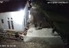 Maling di Sukorejo Terekam CCTV, Gondol 7 Karung Jagung dengan Pikap : Pintu Rumah Korban Ikut Dikunci Sapu