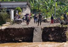Lima Jembatan Hanyut, Belasan Rumah Terdampak Akibat Banjir Bandang di Lereng Argopuro