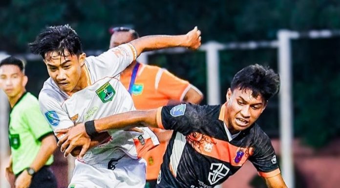 Lapangan Terguyur Hujan, Persekabpas Takluk 0-1 dari Perseden Denpasar