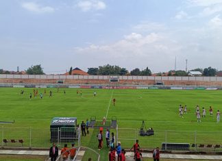 Sempat Diragukan, Stadion Pogar Diguyur Hujan Deras Tetap Prima: Drainase Terbukti Tangguh di Laga Perdana 16 Besar Liga 4 Jatim