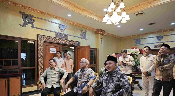 Pasuruan United Lawan Persid Jember di Semifinal, Mas Rusdi dan Gus Fawait Nobar Akrab di Pendopo
