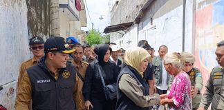 Khofifah Tinjau Banjir Probolinggo, Jembatan Rusak dan Pesantren Terdampak Jadi Perhatian