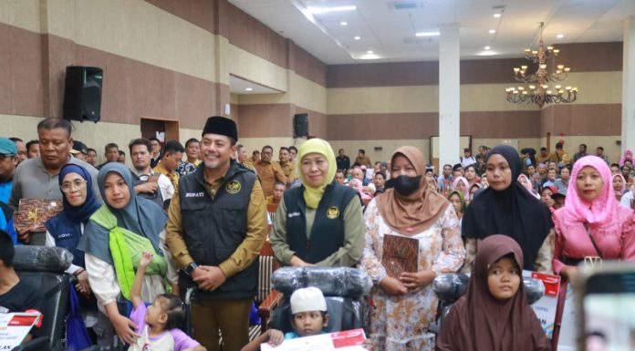 Pemprov Jatim Salurkan Bansos Rp16 Miliar di Probolinggo, Sasar Disabilitas hingga BUMDesa