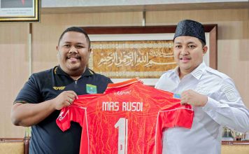 “Era Baru Laskar Sakera”: Gaung Andaka Serahkan Persekabpas ke Bupati, Target Naik Kasta Digaungkan