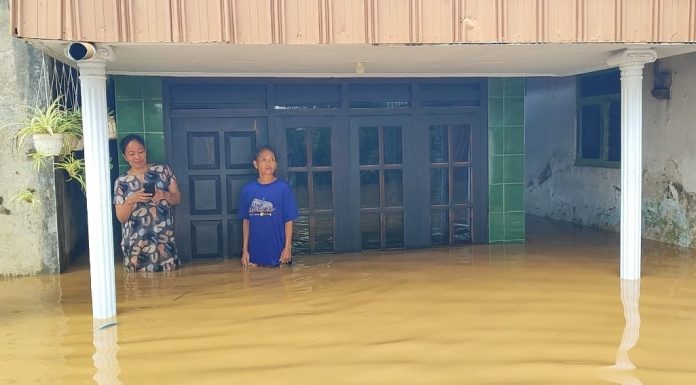 Banjir Belum Surut, Warga Tak Bisa Masak hingga Jalan Perkampungan Desa Beji Rusak Berat | Koran Online 26 Mar