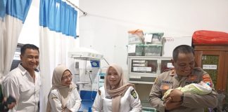 Bayi Perempuan Baru Lahir Ditemukan Terlantar di Depan Rumah Warga Bangil