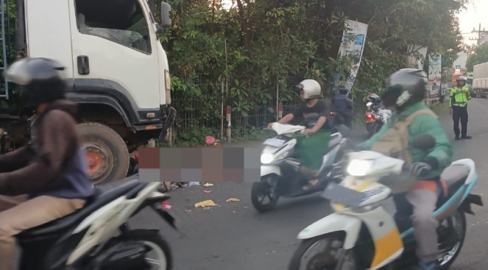 Pasutri Meninggal Usai Tabrak Truk di Jalan Urip Sumoharjo Kota Pasuruan