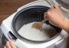Jangan Langsung Servis! Kerak Membandel di Rice Cooker Bisa Hilang dengan Cara Sederhana Ini
