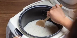 Jangan Langsung Servis! Kerak Membandel di Rice Cooker Bisa Hilang dengan Cara Sederhana Ini