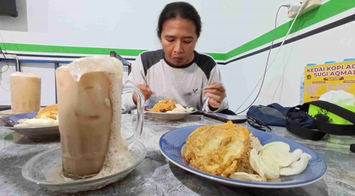 Nasi Goreng Asam Sunti di Tepi Pantura Probolinggo, Pedasnya Menghangatkan Malam dan Mengundang Rindu