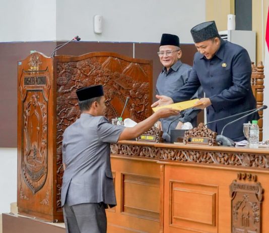 Fraksi PKB – Golkar Tagih Penjelasan Pemkab soal Penggunaan Sisa Anggaran Rp303 Miliar