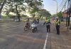 Brak! Hendak Menyeberang, Sopir Truk dan Warga Sambirejo Ditabrak Pemotor di Pantura Rejoso