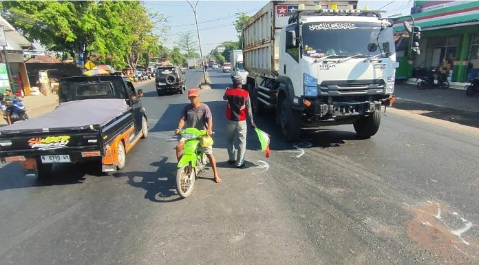 Pelajar Alami Kritis Usai Tertabrak Truk hingga Pasutri Begal Sadis Dibekuk Polisi | Koran Online 2 Jul