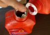 Tak Sekadar Lihat Botol, Ini Cara Akurat Membedakan Oli Asli dan Palsu