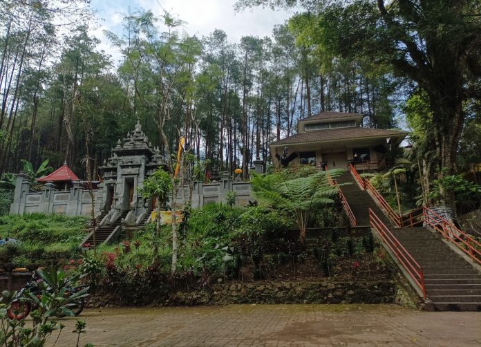 Keraton_Gunung_Kawi_Malang
