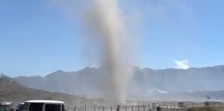 Fenomena Dust Devil Kembali Terlihat di Lautan Pasir Bromo, Wisatawan Diminta Waspada