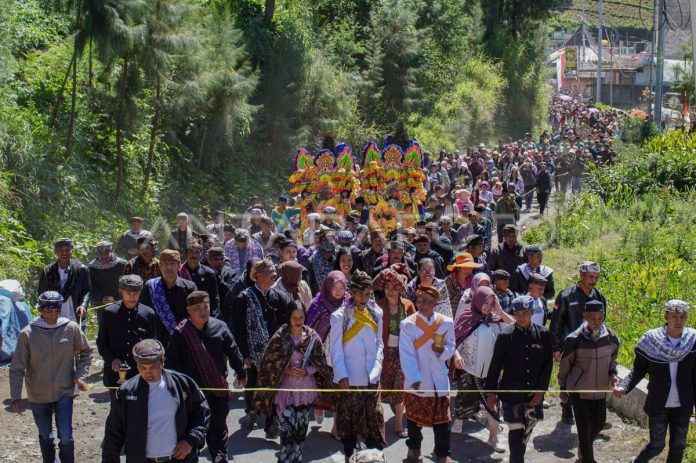 perayaan-yadnya-karo-suku-tengger-1jvfd-dom