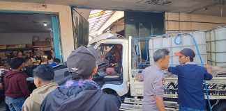 Turunan Maut Bromo, Minibus Diduga Rem Blong Tabrak Truk, Enam Luka-luka