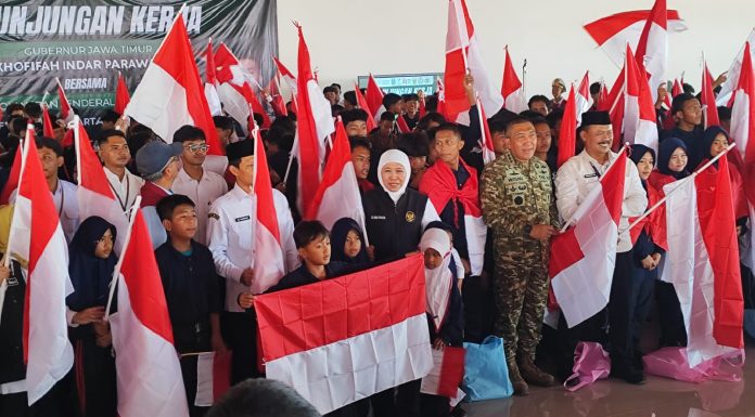 Danjen Akademi TNI Dampingi Khofifah Bentuk Karakter Siswa Sekolah Rakyat