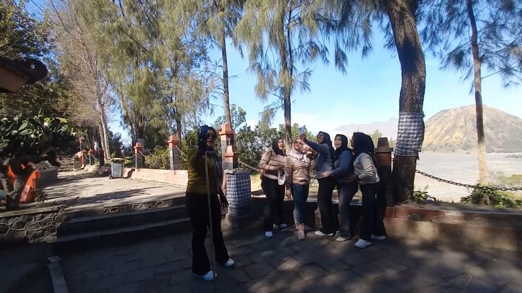 Wisatawan Kecewa Bromo Ditutup Mendadak, Turis Ketakutan Lihat Api ...