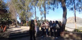Wisatawan Kecewa Bromo Ditutup Mendadak, Turis Ketakutan Lihat Api Kebakaran