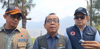 Pratikno Muncul di Bromo Pantau Karhutla di Tengah Isu Sakit dan Mundur