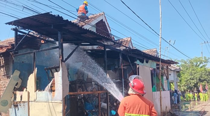 LPG Diduga Bocor, Rumah Warga Rejoso Terbakar