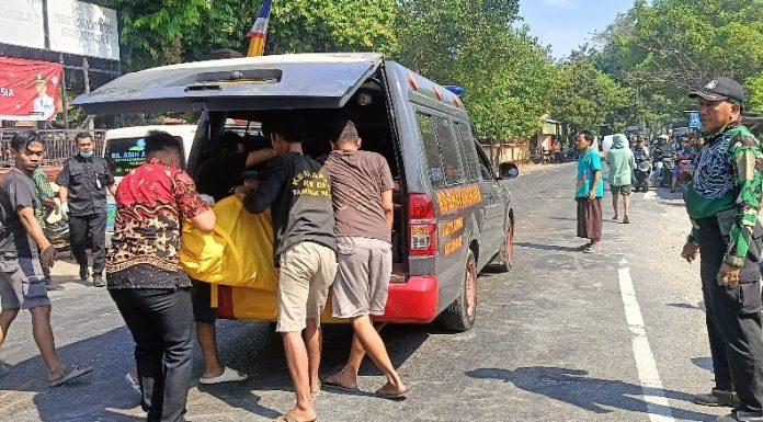 Pengendara Vario Meninggal Terlindas Truk hingga Maling Mangga di Bangil Babak Belur | Koran Online 29 Ags