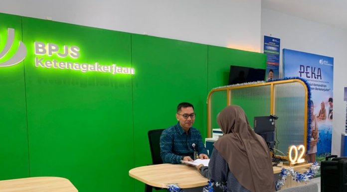 BPJS Ketenagakerjaan Probolinggo Berbagi Keceriaan di Hari Pelanggan Nasional