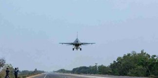 TNI AU Uji Coba Tol Paspro sebagai Landasan Darurat Pesawat Tempur