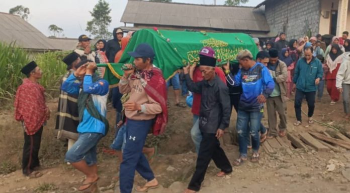 Terduga Pelaku Pembunuhan Meninggal dalam Perjalanan ke Rumah Sakit