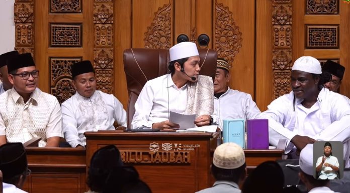 Gus Iqdam Ungkap Kebiasaan Unik Pelatih Persekabpas Bio Paulin, Ziarah Makam Leluhur Sebelum Bertanding