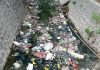 Aliran Sungai Pasar Pandaan Penuh Tumpukan Sampah, Timbulkan Bau Busuk Menyengat
