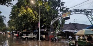 Diguyur Hujan Berjam - jam, Pasar Gadingrejo Kebanjiran
