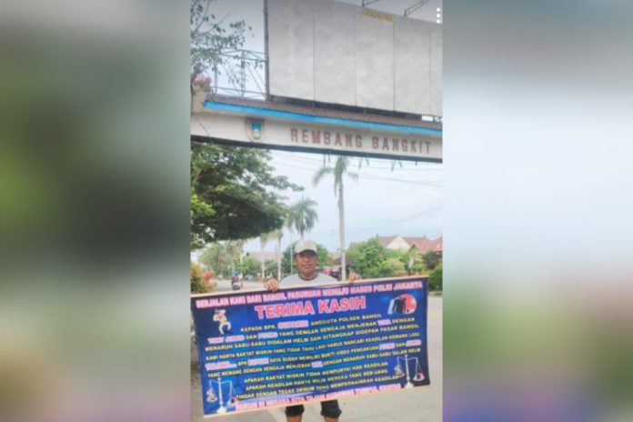 Viral Pria Berjalan Kaki dari Bangil ke Jakarta Minta Keadilan ke Kapolri