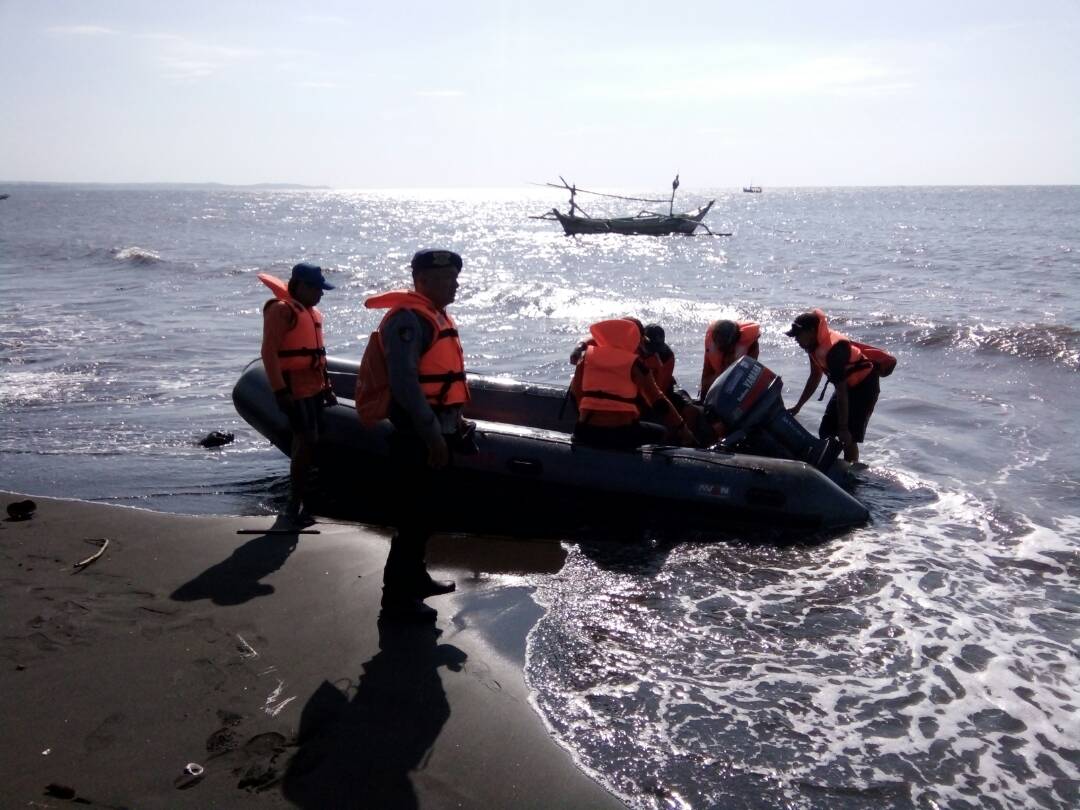 Arus Deras, Pencarian Pelajar Asal Pasuruan Terjatuh Saat ...