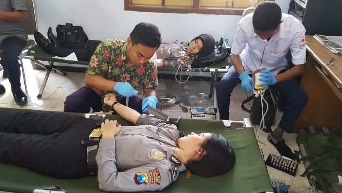 Donor darah PWI Pasuruan