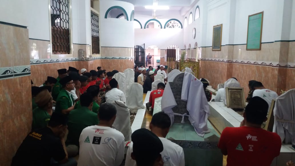 Masuk Kota Pasuruan, Tim Kirab Satu Negeri Ziarah Makam Masuk Kota Pasuruan, Tim Kirab Satu Negeri Ziarah Makam
