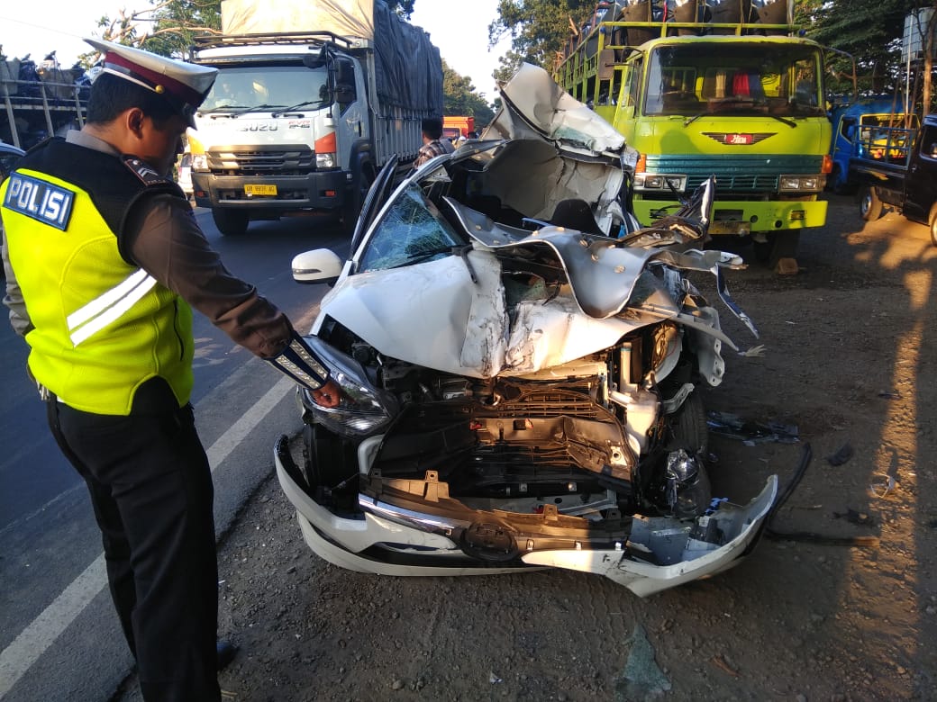 55 Koleksi Gambar Mobil Agya Tabrakan Terbaru