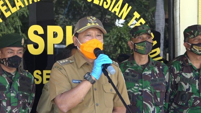Bupati Pasuruan Irsyad Yusuf ketika menyampaikan penegasan sanksi bila terdapat perusahaan yang tak tetapkan protokol kesehatan secara ketat, Senin (22/6/2020).