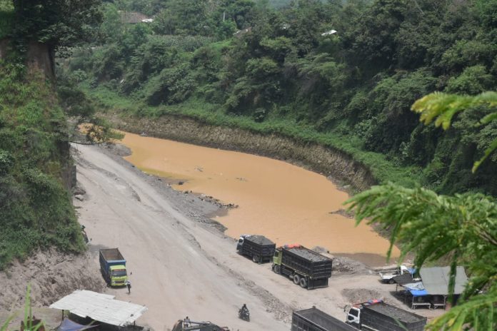 Tambang ilegal bulusari