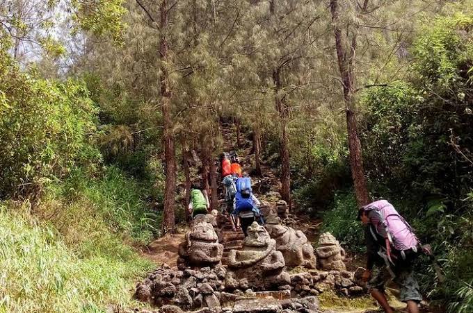 Meski Ditutup Masih Ada Pendaki  yang Nekat Naik Gunung 