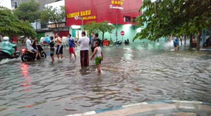 Alun-alun banjir