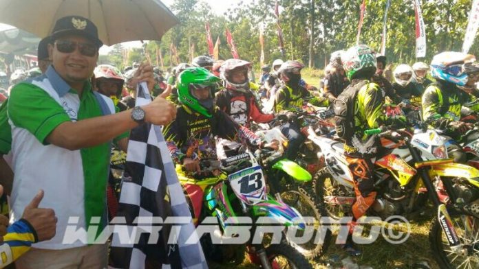 Riders dari berbagai daerah di Jawa Timur mengikuti Pasuruan Trail Adventure 2017 yang dilaksanakan oleh Komunitas Trail Jatim, Minggu (16/04/2017). (Foto: ilustrasi/dokumen)