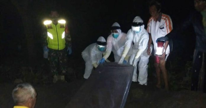 Punya Riwayat Sesak Napas, Perempuan asal Surabaya Meninggal di Trotoar Wilayah Gempol