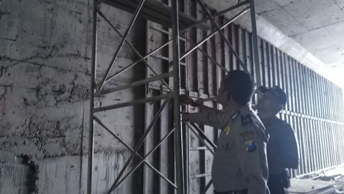 Tertimpa Scaffolding