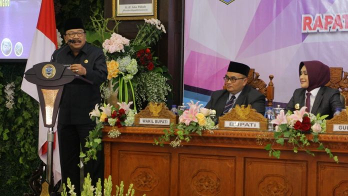 Gubernur Jatim Soekarwo