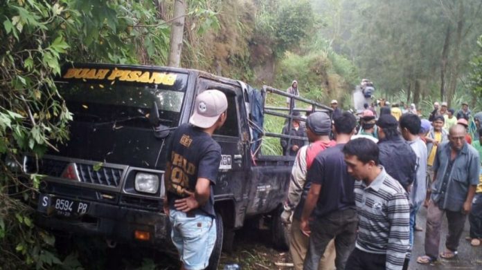 Kondisi Pikap warga Pohgedang, Kecamatan Pasrepan, Kabupaten Pasuruan sesaat mendapat celaka di jalan raya Desa Andonosari, Tutur, Minggu (30/12/2018).